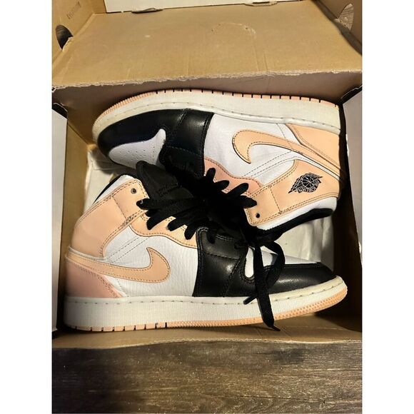 Jordan 1 Mid - Arctic Orange black Toe (GS), Youth Size 5.5 - Picture 3 of 5